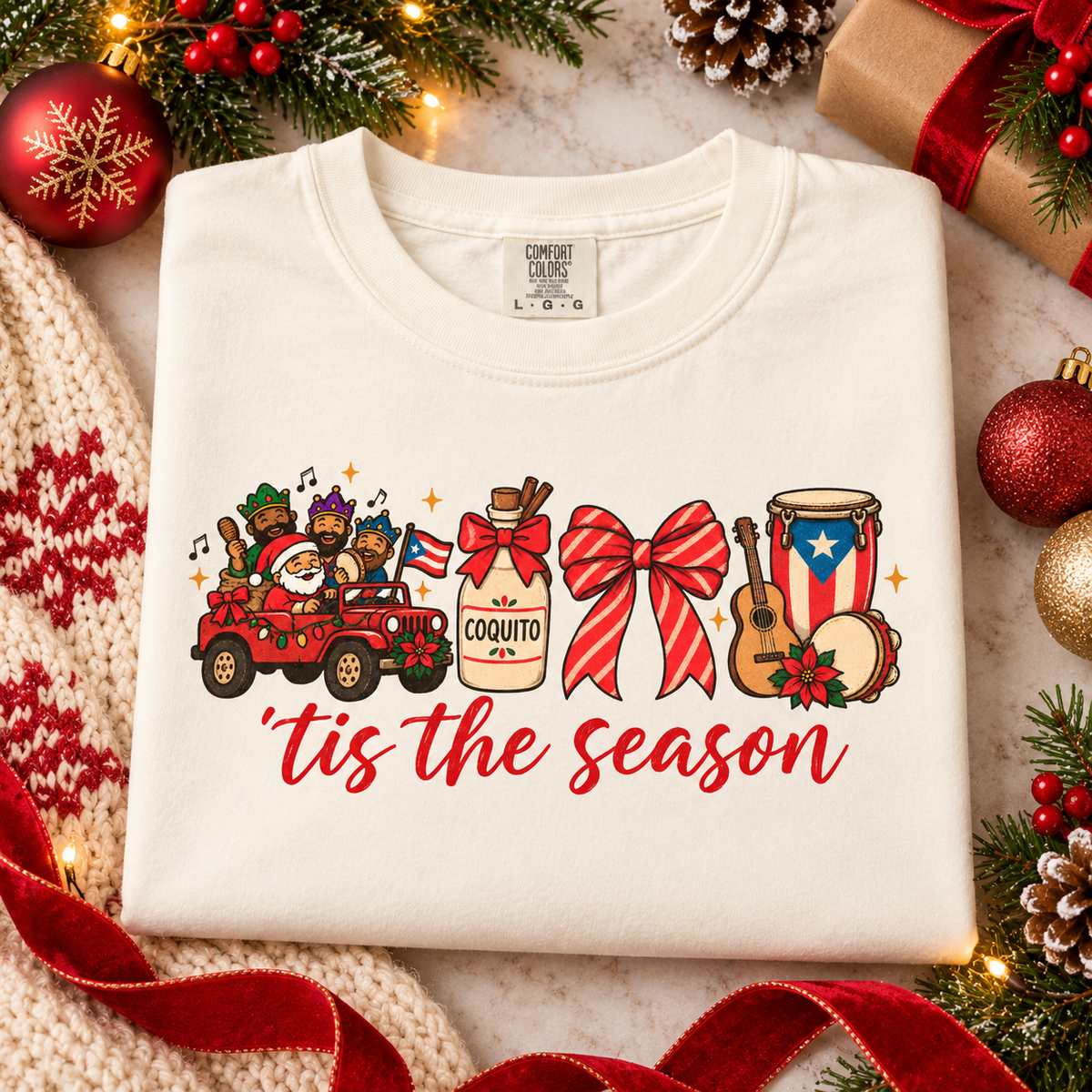 Ivory 'Tis the Season folded tee with festive Christmas decorations